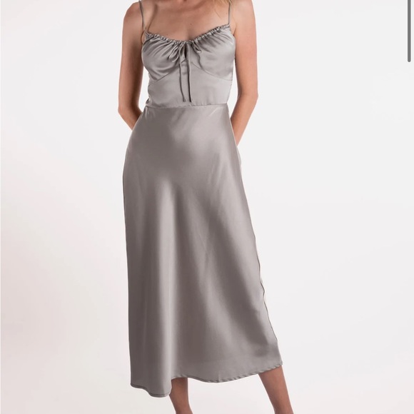 Dresses & Skirts - Silk & salt silk midi dress